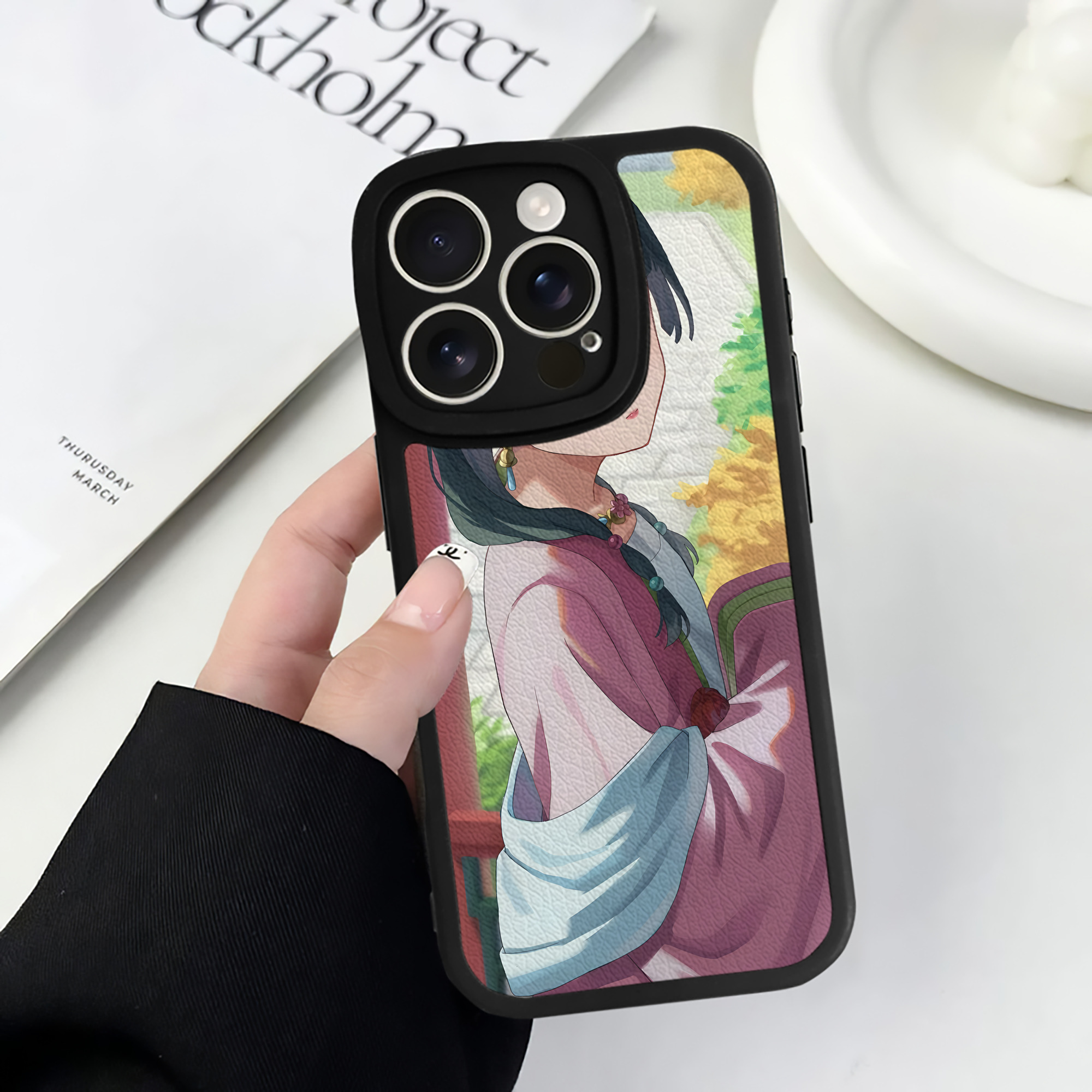 （画像用） 薬屋のひとりごと The Apothecary Diaries 【iPhone 16シリーズ対応】シリコンスマホケース（レザー調） 材質：シリコン